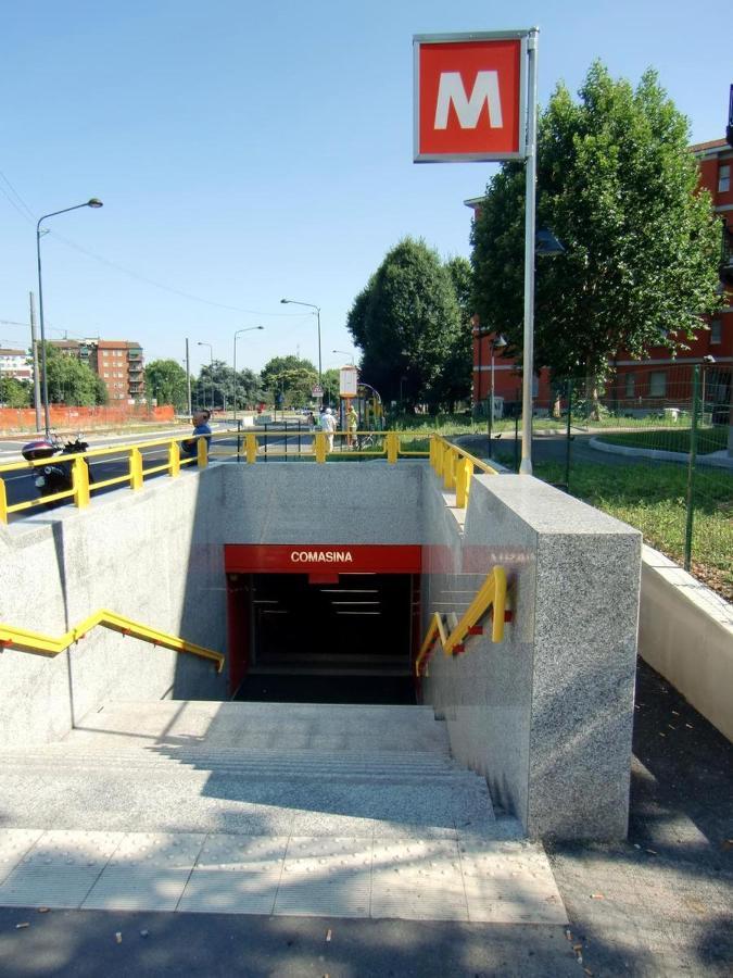 Casti - Appartamento Mm3 Comasina Milan Bagian luar foto