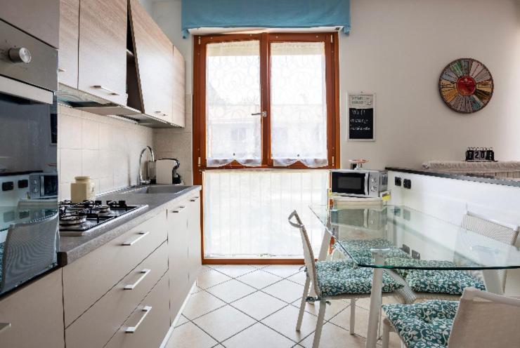 Casti - Appartamento Mm3 Comasina Milan Bagian luar foto